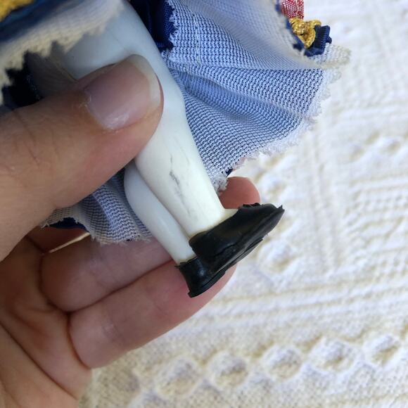 Vintage 1970s Milkmaid Doll International Folk Attire Braided Hair Sleep Eye 5.5 - Picture 9 of 10